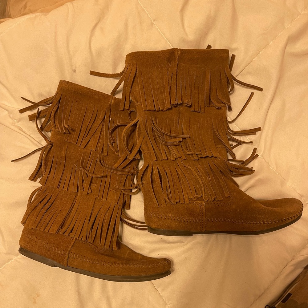 Minnetonka 3-Layer Brown Fringe Boots size 8